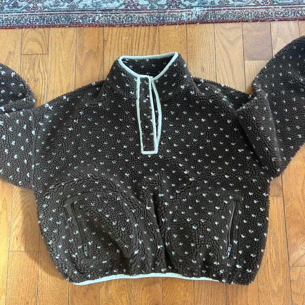 THE GREAT. Brown and Cream Fleece Pullover